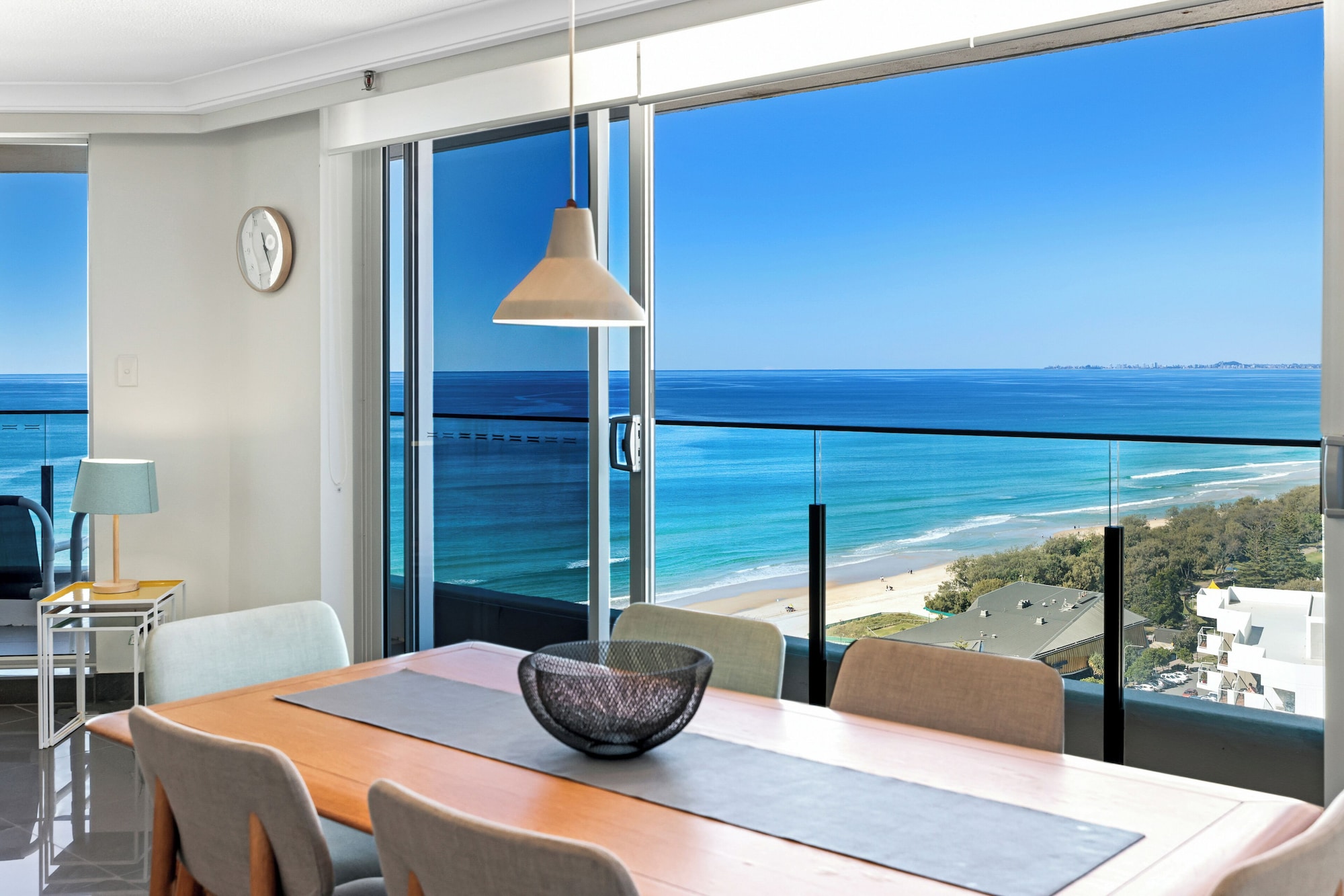 高级两卧室海景公寓