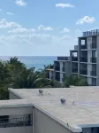 Charming beach front condo, Freeport ,Coral Beach, with AC/WiFi, salon/spa, pool