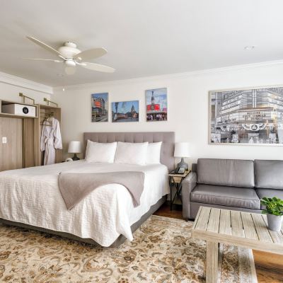 Premier King Room with Sofa Bed The Plaza Hotel - Milwaukee Promo Code