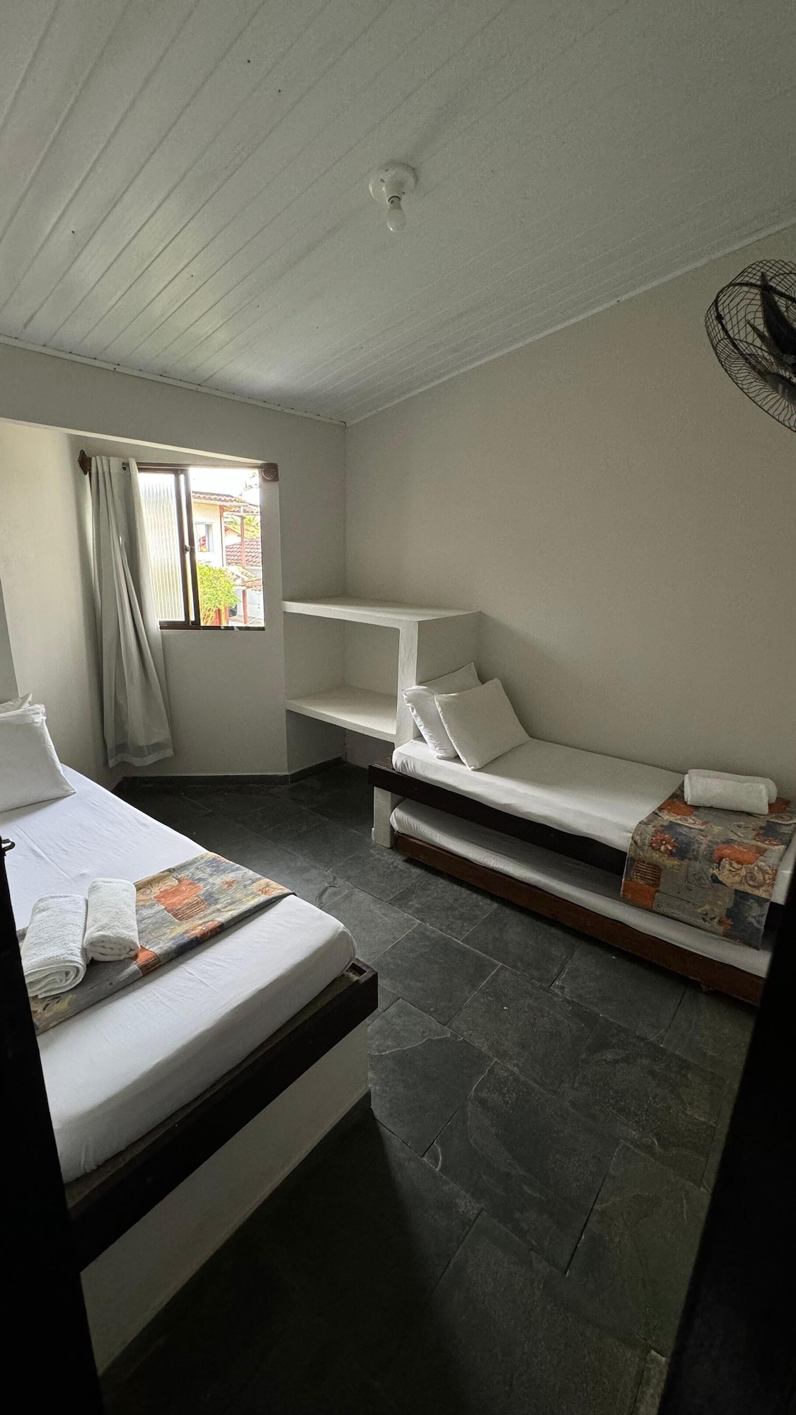 家庭平房， 2 间卧室， 花园景观