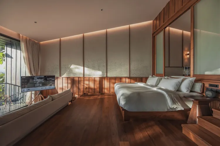 Premium Suite, Balcony, Garden View