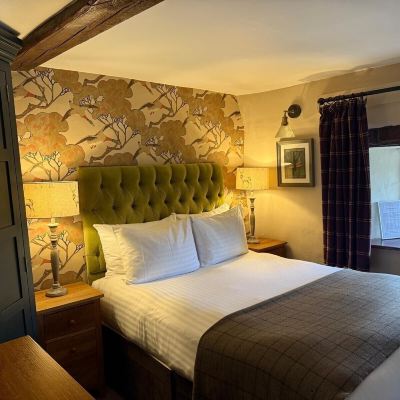 Basic Double Room The Falkland Arms Promo Code