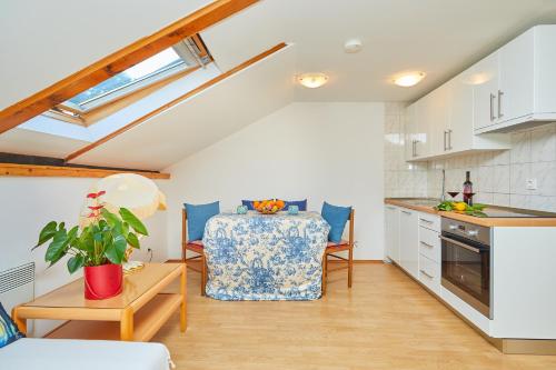 带海景的一卧室公寓