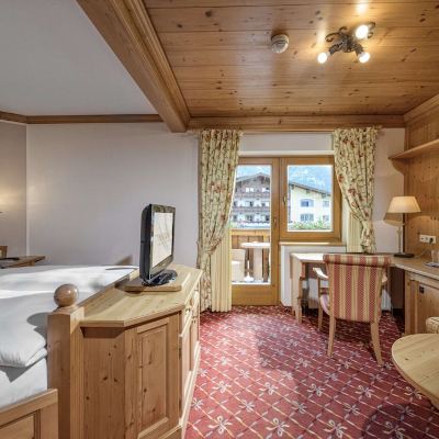 Comfort Double Room, Balcony (Sonnblick)