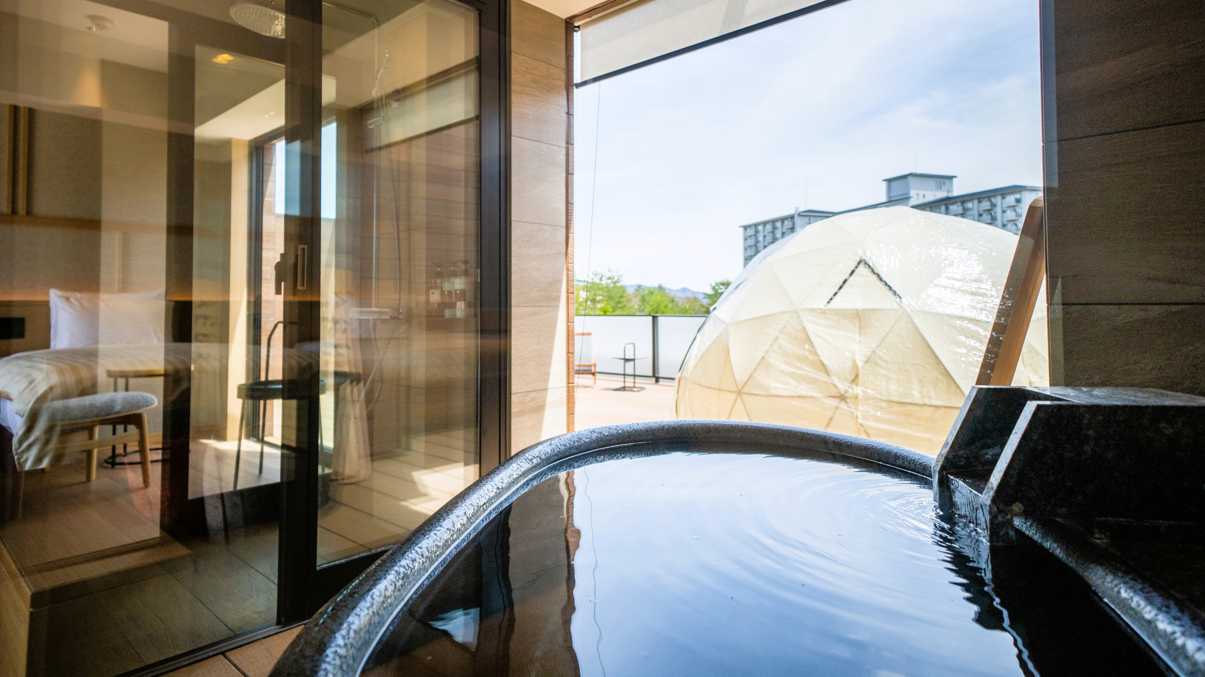 带露天浴池的高级双床房 禁烟