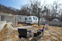 The Hill Glamping