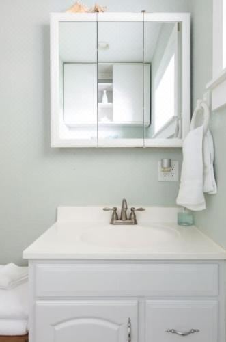 Light and Breezy in SoSo One-Bedroom Apartment