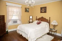 Beautiful Historic Home overlooking Downtown/BOK