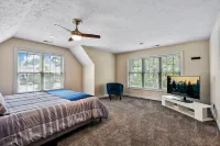 Book Golf with us! Luxury Emerson Cottage at Pinehurst No. 6 with Pool Table