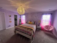 Quiet peaceful Stone mountain fun House with Pool ,Hot Tub￼ and vineyards near Ξενοδοχεία στην πόλη Traphill