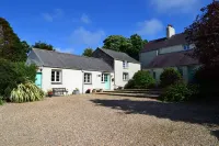 Coastal/ country cottage in Pembrokeshire National Park. Award winning beaches. Hotels in Stackpole
