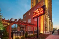 Hotel Settles Hotels in 
