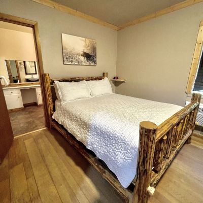 Standard Single Room Carriage House Inn Promo Code