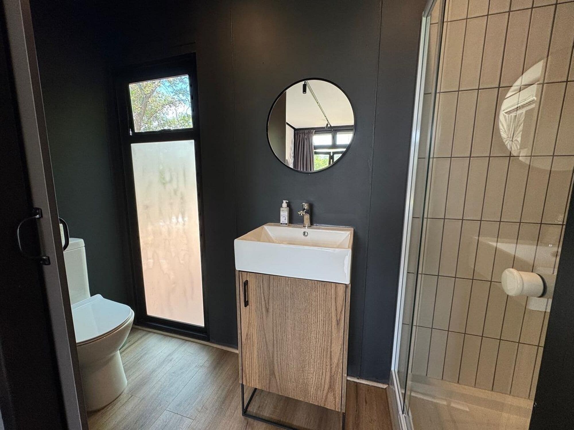 豪华双床房， 2 张单人床