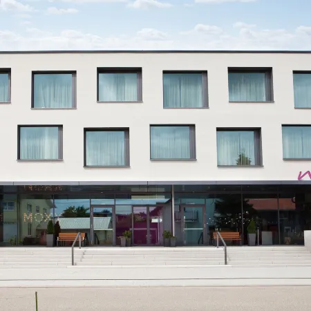 Moxy Rust Отели в г. Руст