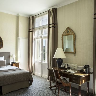 Junior Suite-Vue Paris Hôtel Brighton - Esprit de France Promo Code
