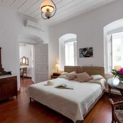 Traditional Standard Triple Room Miranda Hotel Promo Code