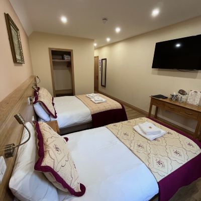 Deluxe Triple Room Cumberland Hotel Promo Code