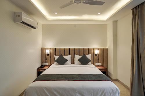 Hotel O Collection O Hotel Sg Inn Classic Triple Room