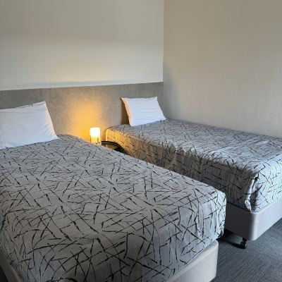 Family Room, Non Smoking, Balcony, 2 Br Family Suite (Newly Renovated) Longreach Motor Inn Promo Code