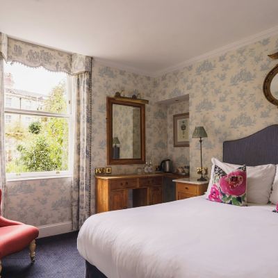 Standard Double Room with Ensuite The Kennard Promo Code