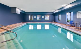 Holiday Inn Express & Suites Three Rivers