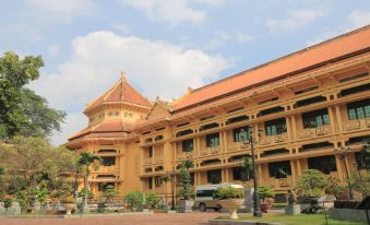 Hanoi Lake View Hotel & Spa