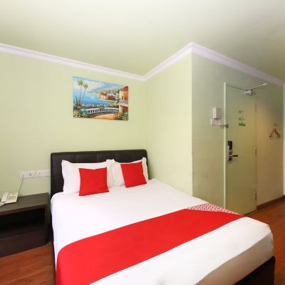 Bilik Double Mewah Kupon OYO 496 Hotel De Eco Inn