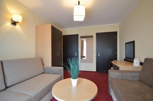 带阳台的三人房