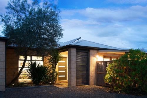 Manna Gums- Beautiful Secluded Setting Four-Bedroom House