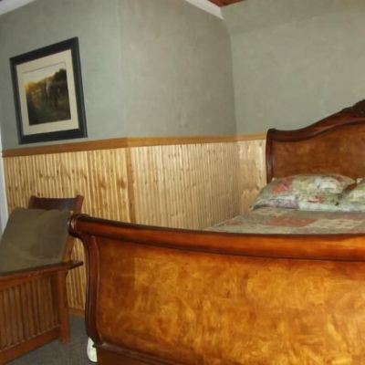 Deluxe Bungalow, 1 Queen Bed, Fireplace