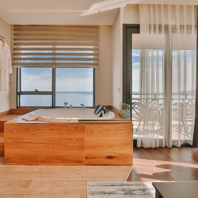 Suvva Suite with Jacuzzi and Sea View