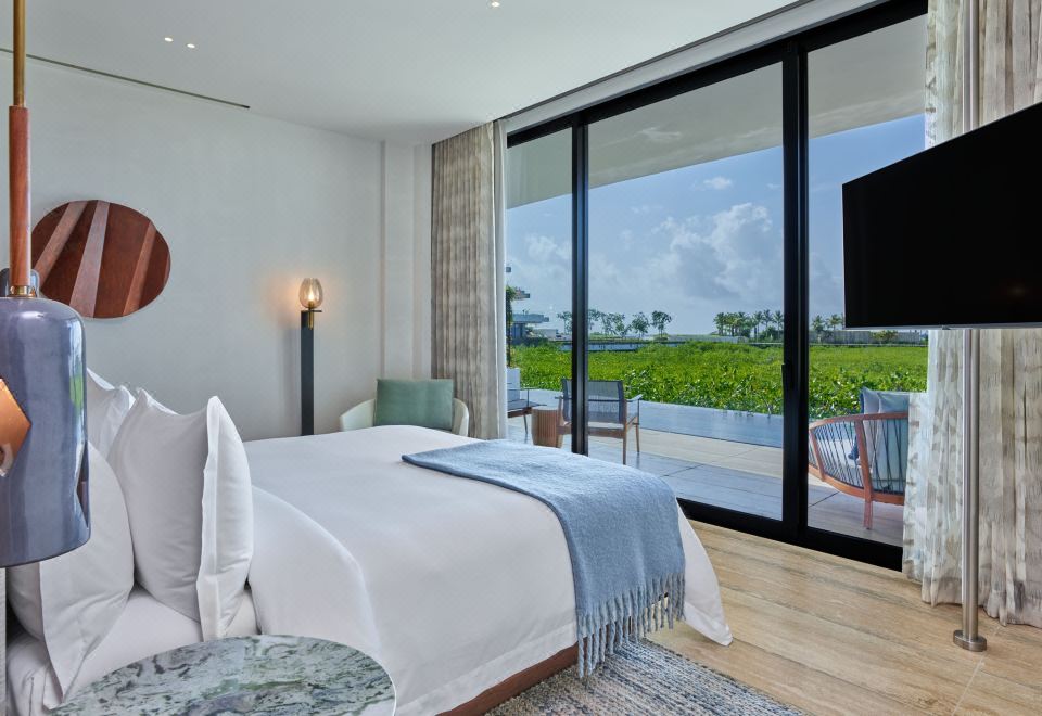 2 卧室套房， 卧室1:1張特大床 ， 卧室2:2張大床， 海景， 水池， 露台