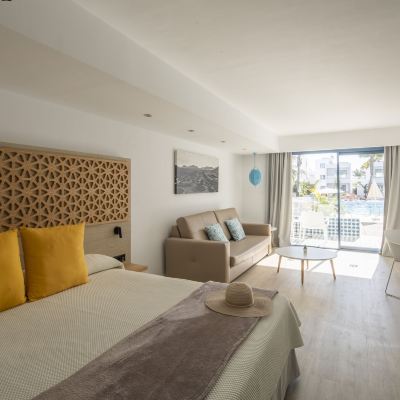 Junior Executive Oasis Lanz Beach Mate Promo Code