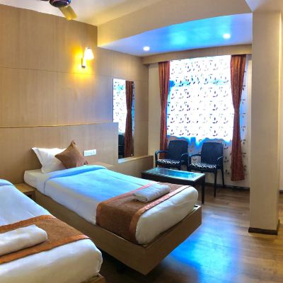 Deluxe Executive Twin Room with Free Wifi