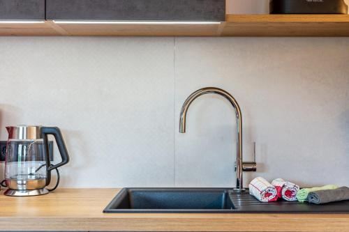 高级一卧室带阳台公寓