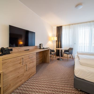 Superior Double Room EE Hotel Promo Code