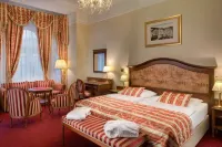 Ensana Hvězda - Imperiál - Neapol Hoteles en 