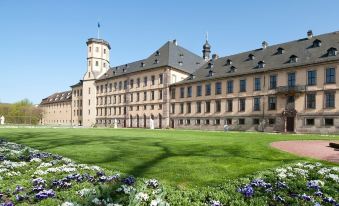 Hotel am Schlosstheater - Housity