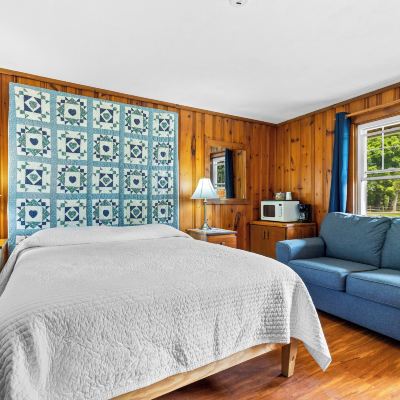 Motel Queen Room Lakeview on The Lake Promo Code