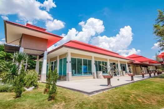 โรงแรมโกลเด้นแลนด์ รีสอร์ท