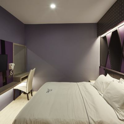 King With Jacuzzi (Purple Showers) Kupon Dream Luxury Hotel