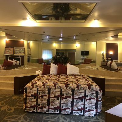 Honeymoon Suite, 1 King Bed, Smoking, Jetted Tub Inn of The Dove Promo Code