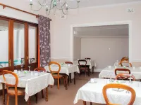 Roseland House Hotels in Berea