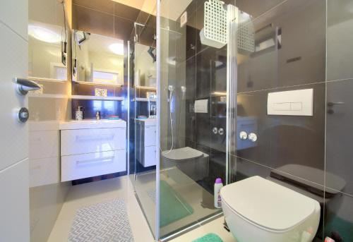 海景高级两卧室公寓 - 带阳台