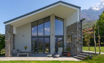 "Lake & Mountain" Summer House - Housity
