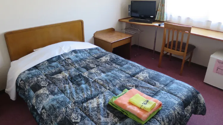 殿岡温泉　湯元　湯～眠 部屋