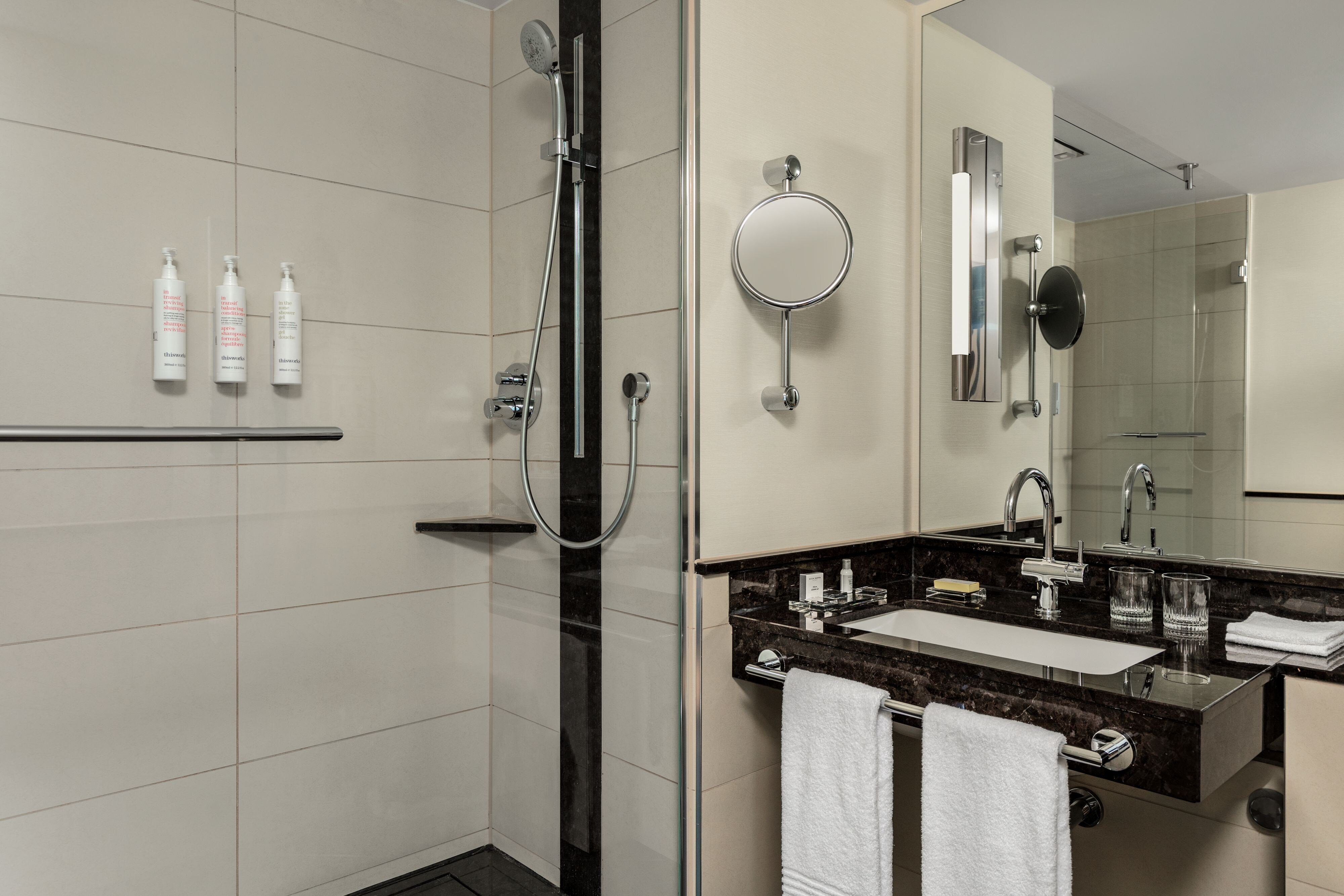 行政客房，包含可使用俱乐部休息室，配有两张双人床