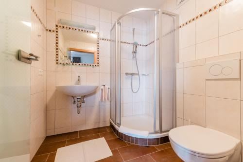 带阳台的两卧室公寓