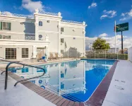 Quality Inn & Suites Tulare